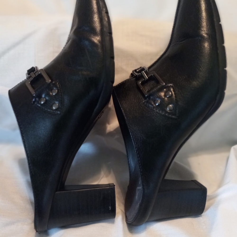 Have been donated - Black slip-on shoes